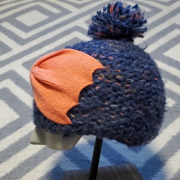 Bow pompom hat - Picture 2 of 5